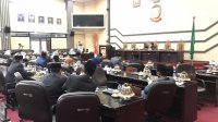 Suasana paripurna DPRD Makassar. (Manifesto.Id)