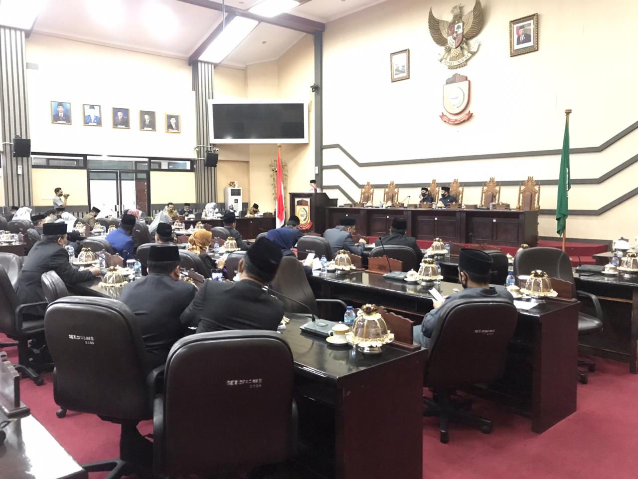 Suasana paripurna DPRD Makassar. (Manifesto.Id)
