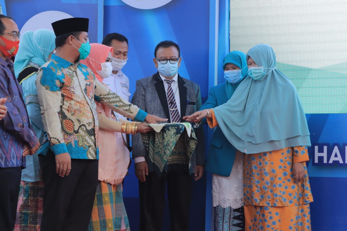 Wagub Sulsel Andi Sudirman Sulaiman bersama Prof Jasruddin dan Bupati Takalar Syamsari saat peresmian kampus ITP Takalar, Kamis 24 September 2020. (Ist)