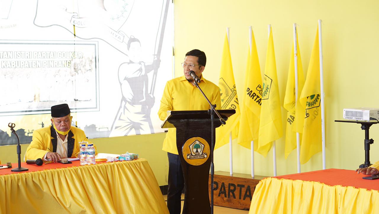 Waketum DPP Partai Golkar Ahmad Dolly Kurnia saat berbicara di Orientasi Pengurus Golkar Pinrang, Rabu 11 Agustus 2021. (Ist)