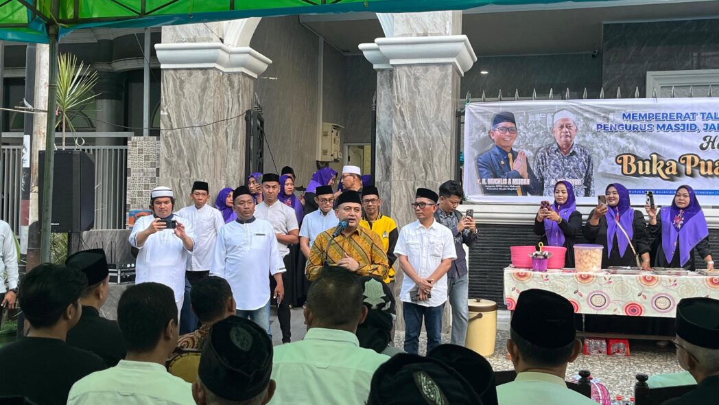 Walikota Makassar Munafri Arifuddin saat menghadiri buka puasa bersama di kediaman anggota DPRD Makassar Muchlis Misbach, Sabtu 8 Maret 2025. (Ist)