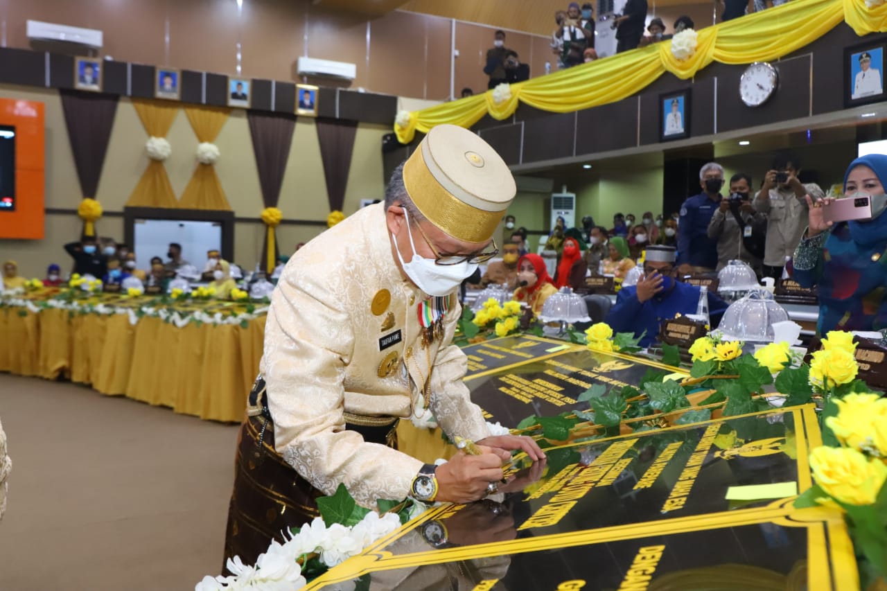 Walikota Parepare HM Taufan Pawe meresmikan 10 proyek di sela HUT Kota Parepare ke 62, Selasa 1 Maret 2022. (Ist) Walikota Parepare HM Taufan Pawe meresmikan 10 proyek di sela HUT Kota Parepare ke 62, Selasa 1 Maret 2022. (Ist)