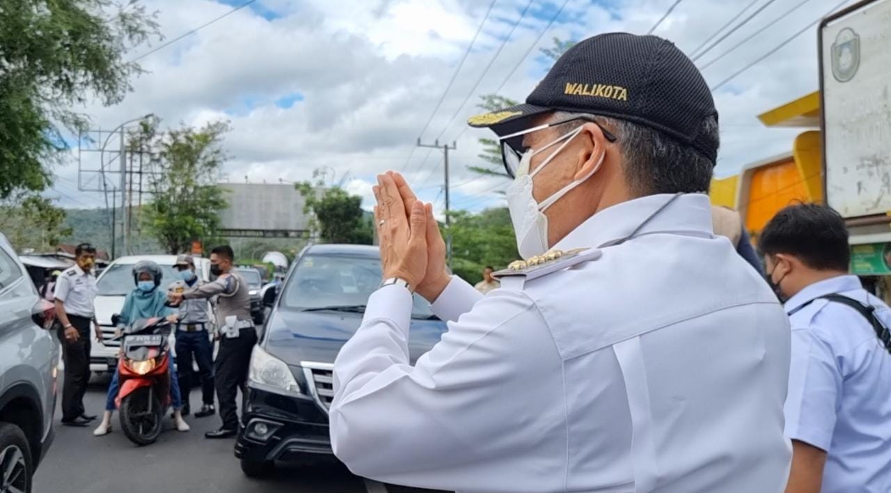 Walikota Parepare Taufan Pawe sidak di jalan Trans Sulawesi, Rabu 14 Juli 2021. (Ist)