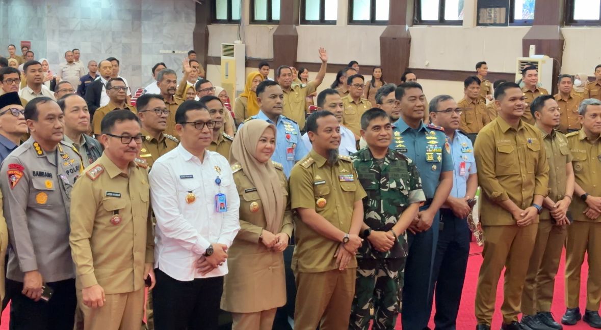 Pemerintah Provinsi Sulawesi Selatan menggelar rapat koordinasi bersama seluruh kepala daerah se-Sulsel dan Forkopimda Sulsel di Ruang Pola Kantor Gubernur, Senin (9/2/2026). (Ist)