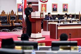 Pj Gubernur Bahtiar Baharuddin menghadiri rapat paripurna di DPRD Sulsel, Rabu 11 Oktober 2023. (Ist,)