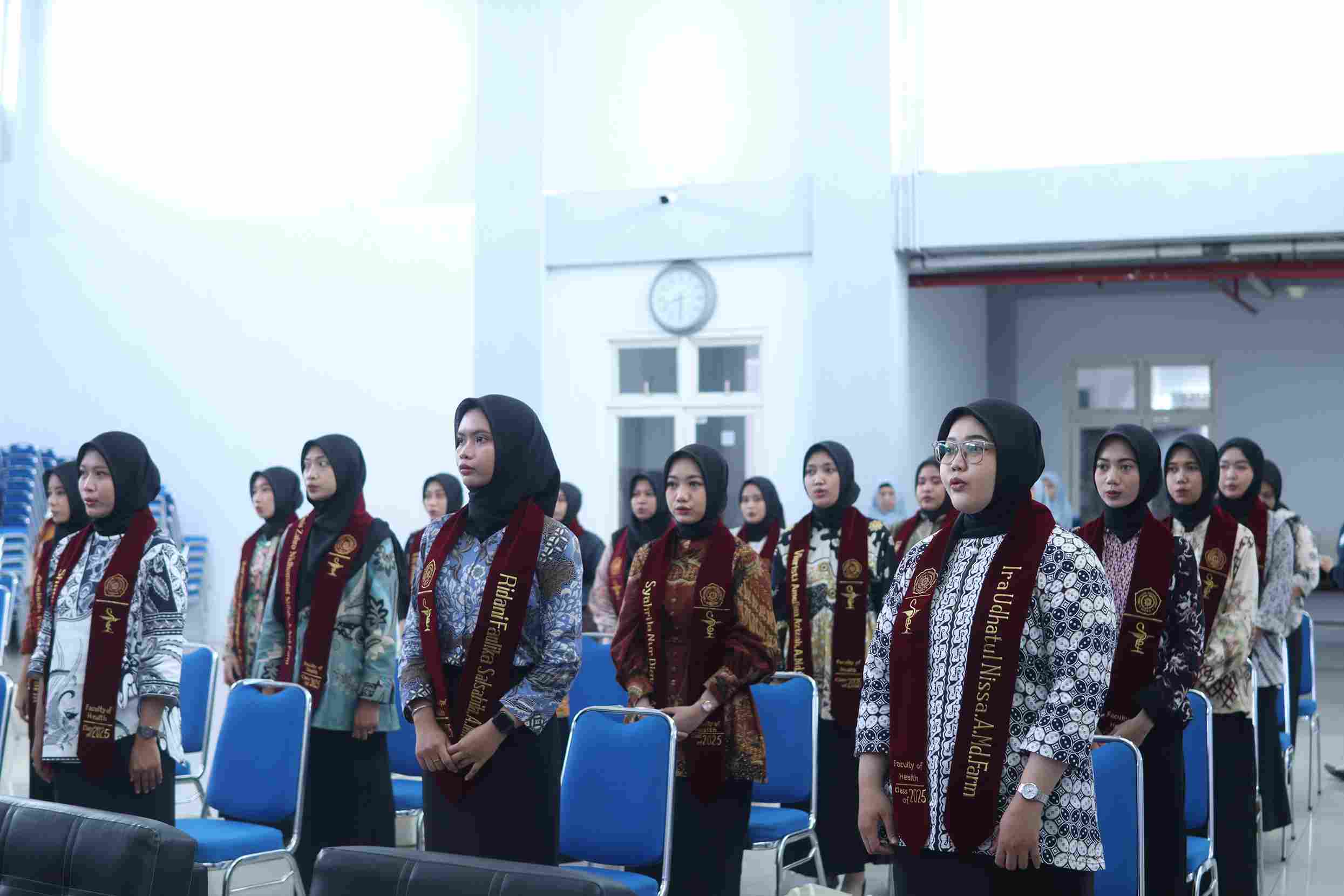 UMG Luluskan 41 Tenaga Vokasi Farmasi Berkompetensi